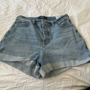 Hollister Jean shorts size 13